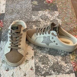 Vintage Havanna White and Tan with silver sparkle star